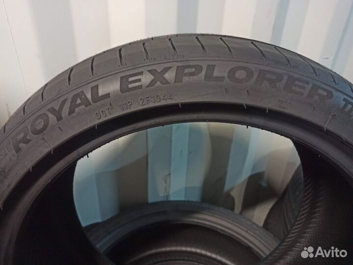 Royal Black Royal Explorer II 225/40 R18 92W