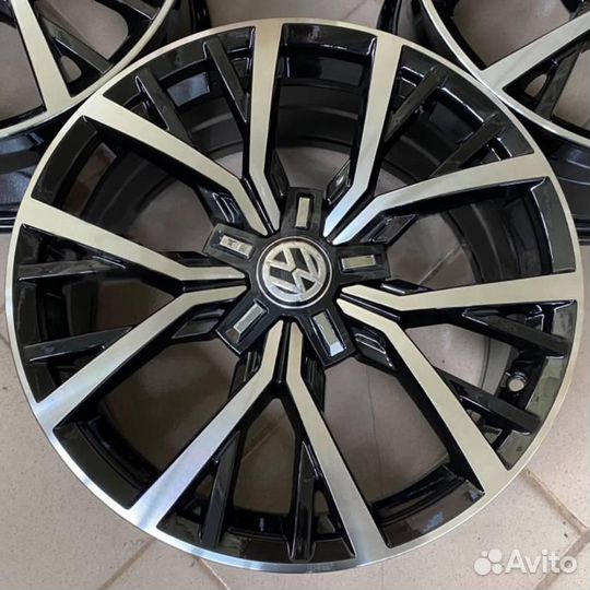 Литой диск в стиле Volkswagen R17 5x112. 9 лет опы