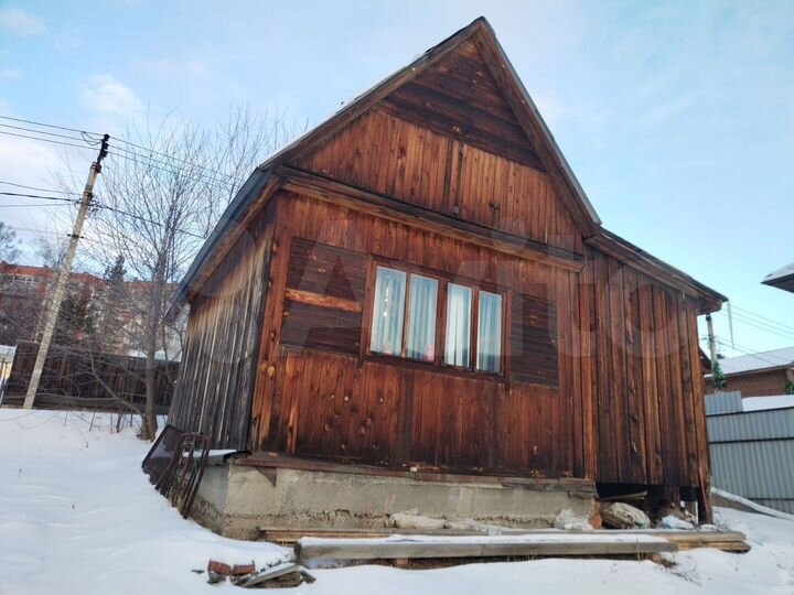 Дача 18 м² на участке 8 сот.