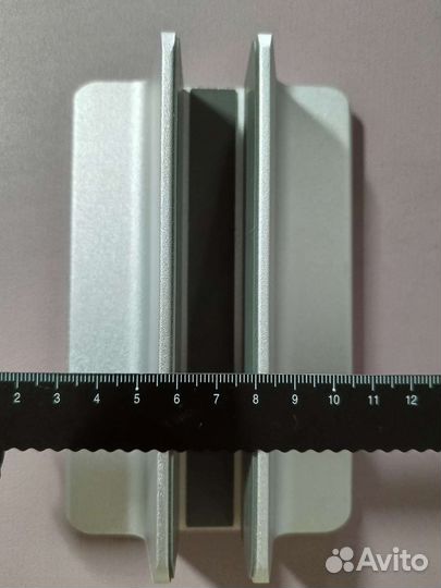 Подставка для вертикального хранения ноутбука