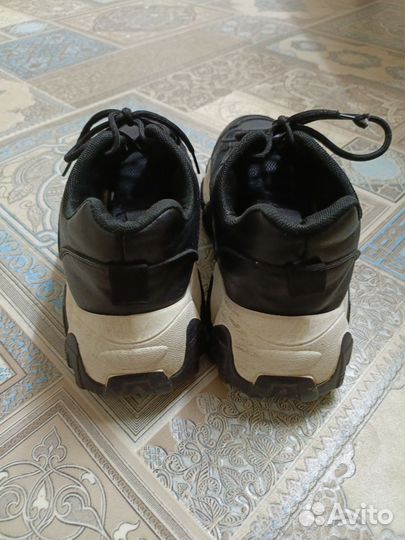 Кроссовки женские 39 размер