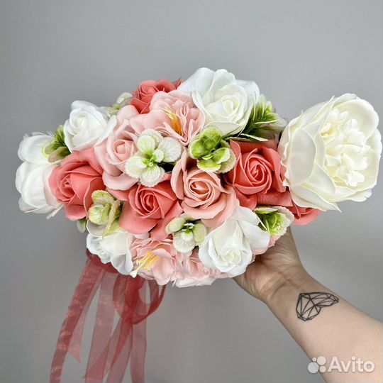 Букет из цветов на мыльной основе