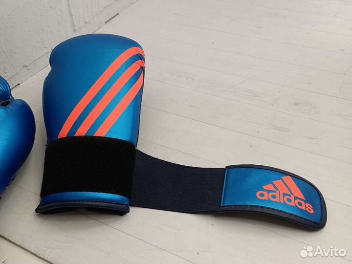 Боксерские перчатки