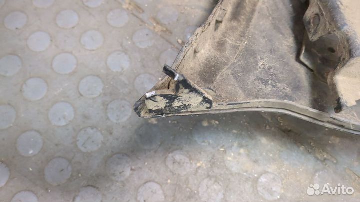 Клык бампера левый задний Mitsubishi Pajero