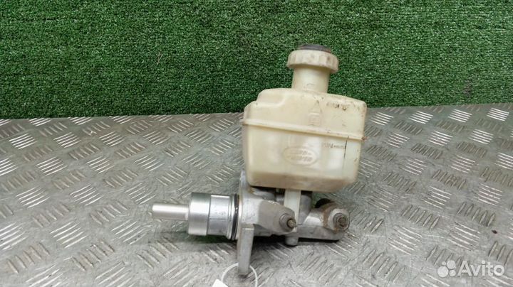 Цилиндр тормозной главный Land Rover Discovery 3