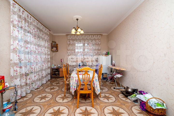 Коттедж 490 м² на участке 10 сот.