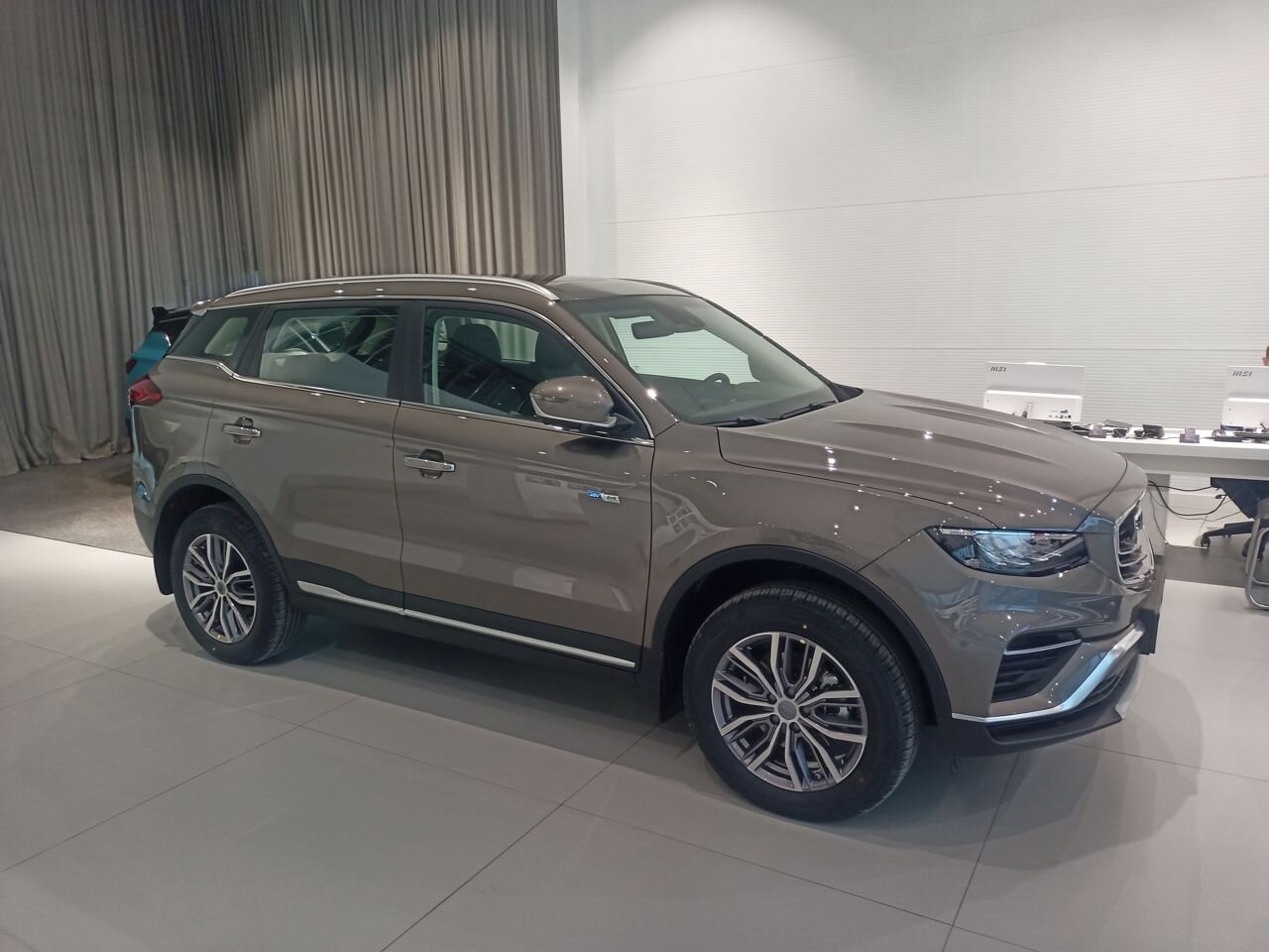 Geely Atlas Pro: фото владельца