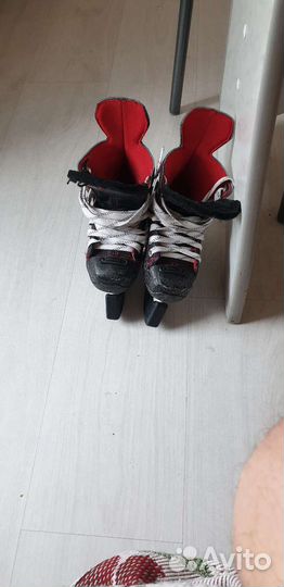 Хоккейные детские коньки bauer vapor