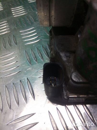 Дроссельная заслонка Volkswagen Passat B5+ седан