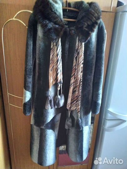 Шуба мутоновая 48-50-52 с отделкой норка