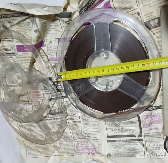 Магнитофонные катушки с лентой