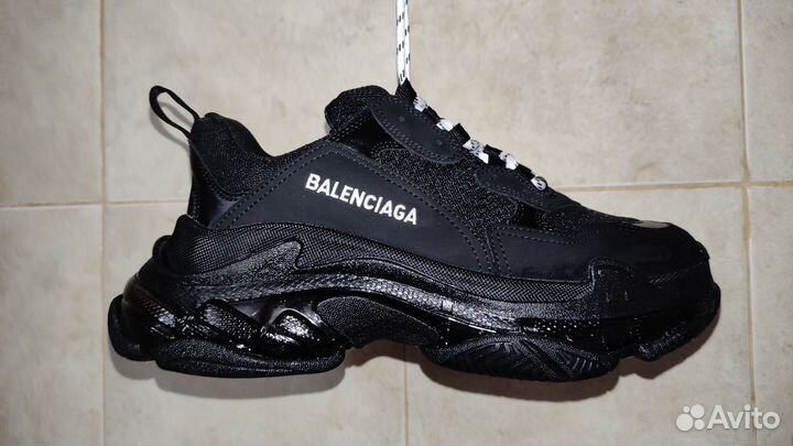 Balenciaga Triple s