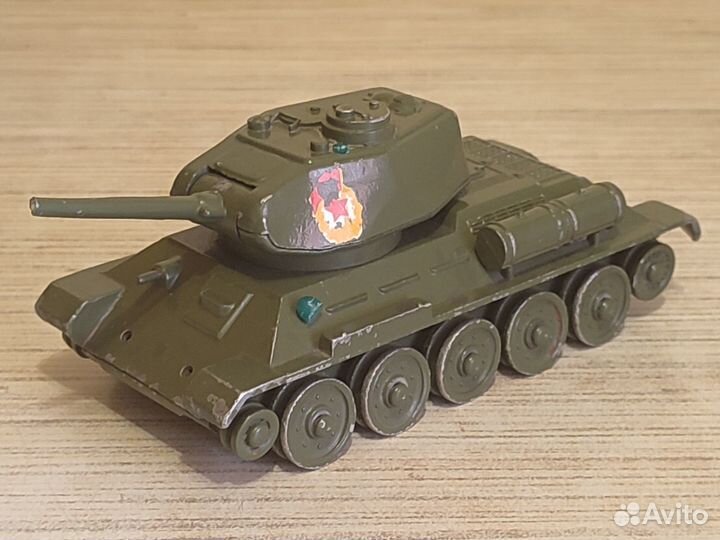Игрушка детская. Танк. Военная техника. Металл