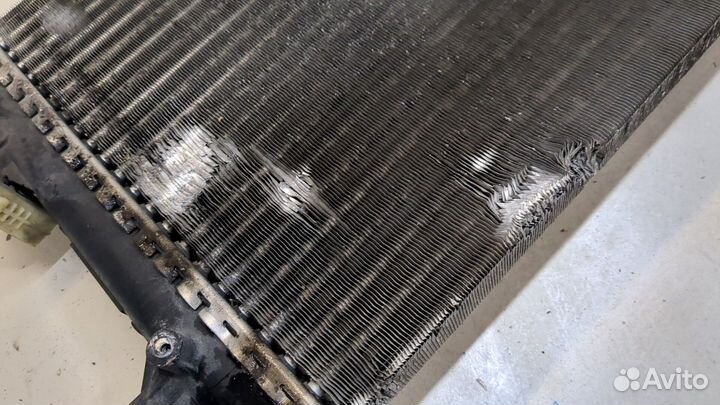 Радиатор охлаждения двигателя Volkswagen Polo