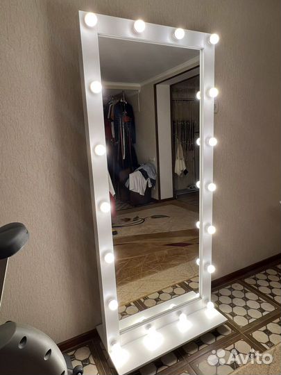 Гримерное зеркало