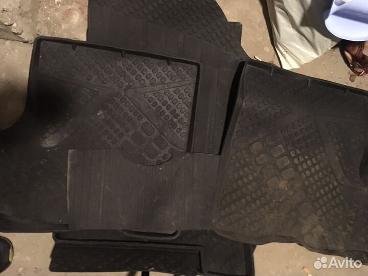 Коврики резиновые на лада xray