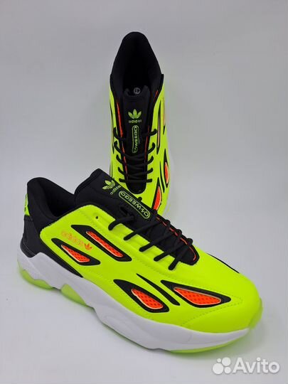 Кроссовки adidas ozweego