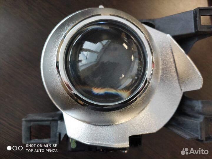 Линза фары передняя правая Toyota Land Cruiser