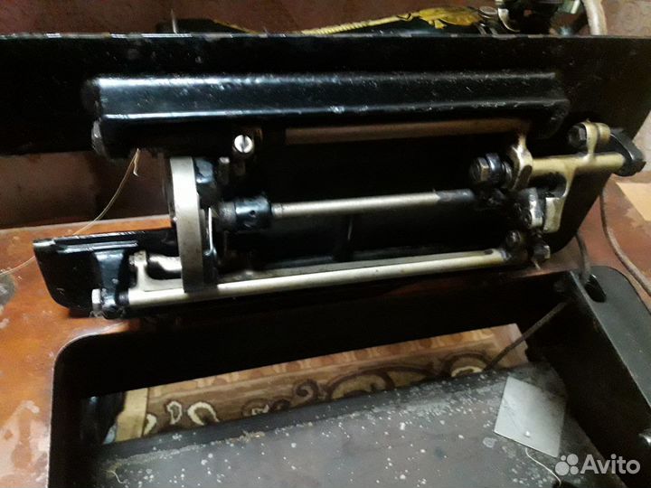 Швейная машинка Зингер