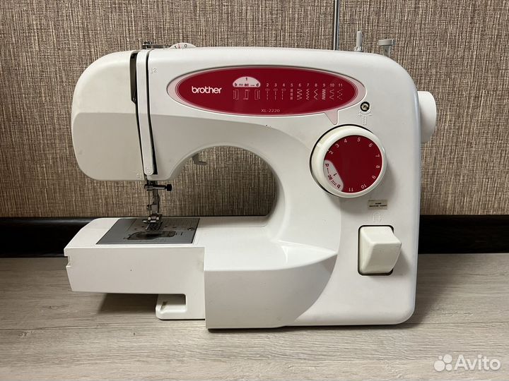 Швейная машина Brother XL 2220