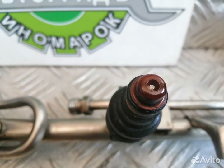 Рампа топливная Audi A4 B5 1.8 ADR 125 л.с 1996г