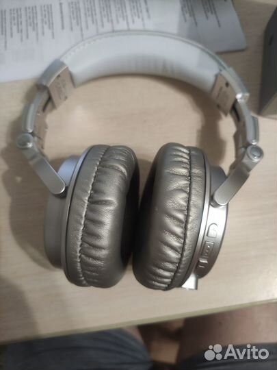 Беспроводные наушники Oneodio