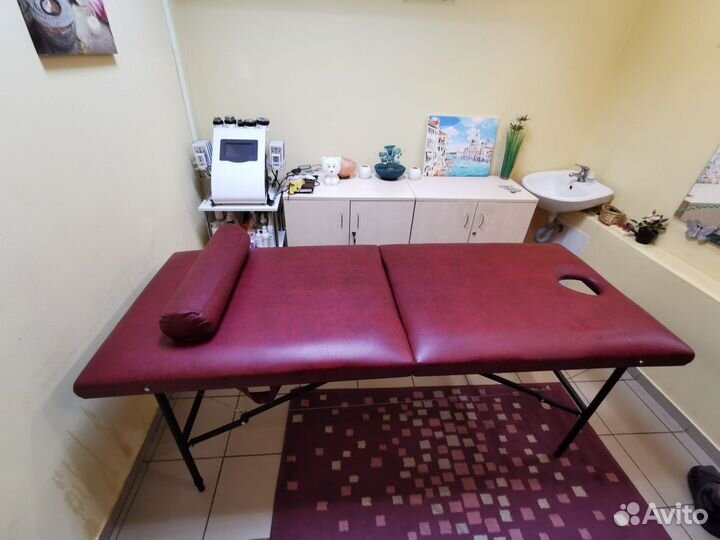 Кушетка для массажа с вырезом