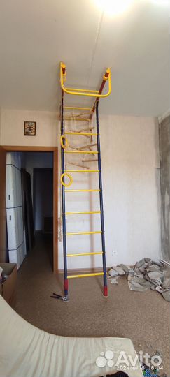 Шведская стенка с турником бу