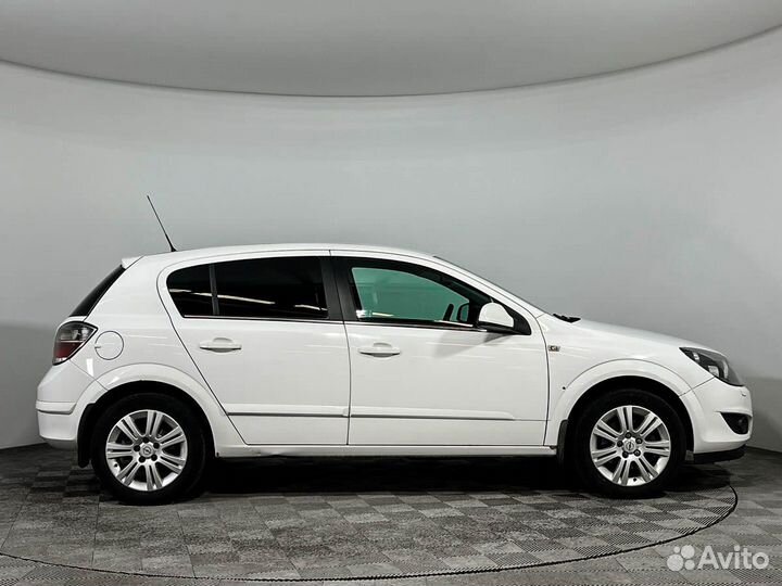 Opel Astra 1.8 AT, 2010, 180 005 км