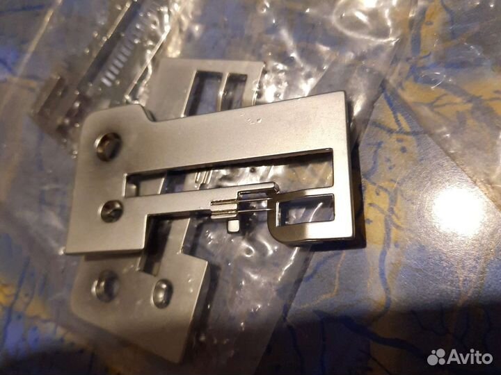 Игольная пластина оверлог Brothers