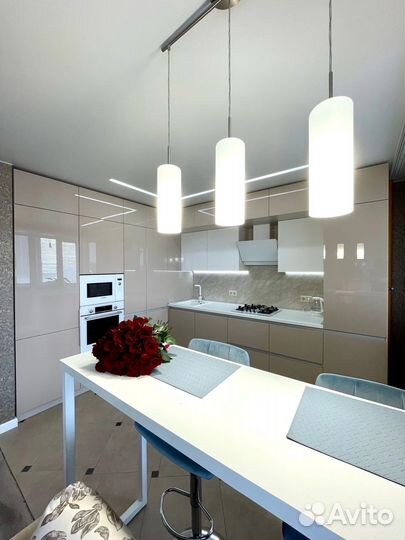 Кухня под потолок из мдф на заказ в Челябинске