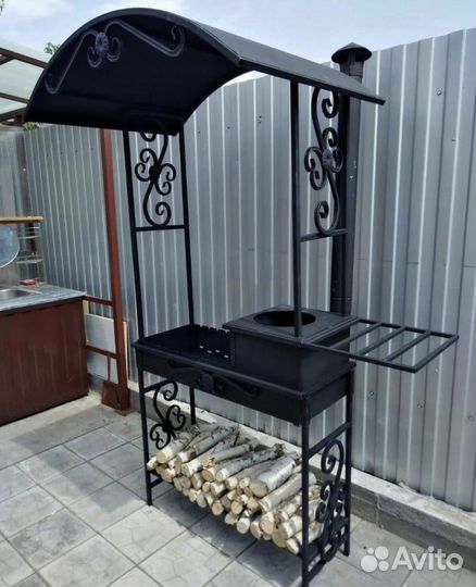 Мангал с крышей