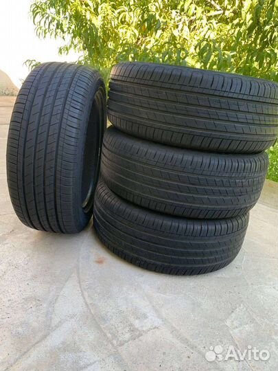 Goodyear EfficientGrip Performance 215/55 R17 94V