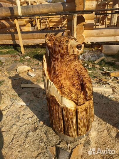 Медведь из дерева