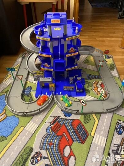 Парковка для машинок полесье