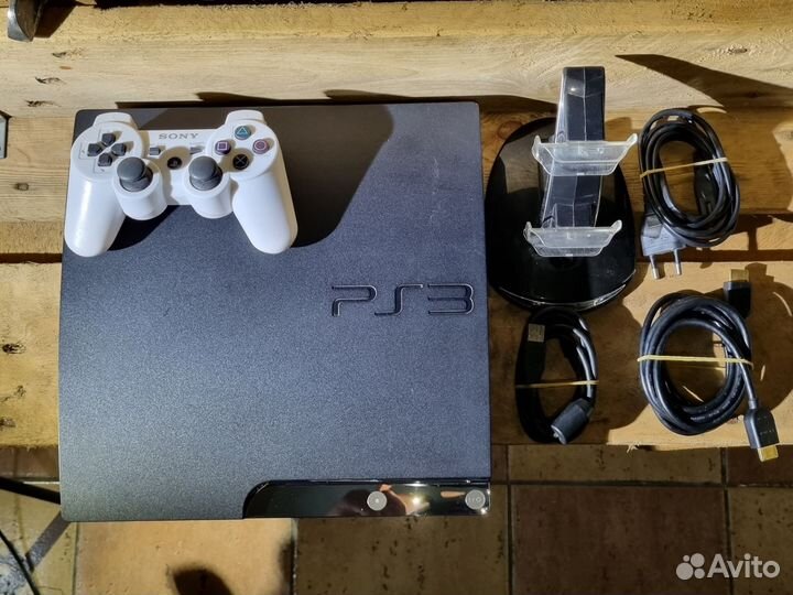 Playstation 3 Slim прошитая +станция для геймпадов