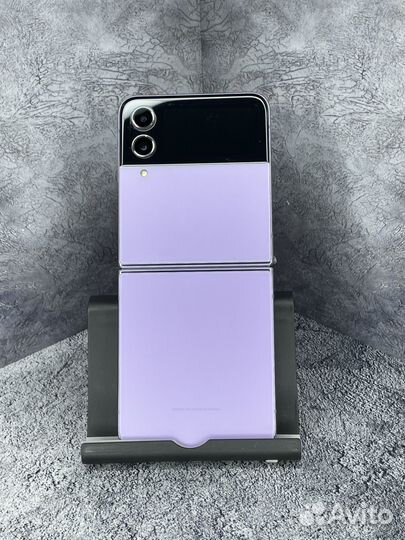 Samsung Galaxy Z Flip4, 8/256 ГБ