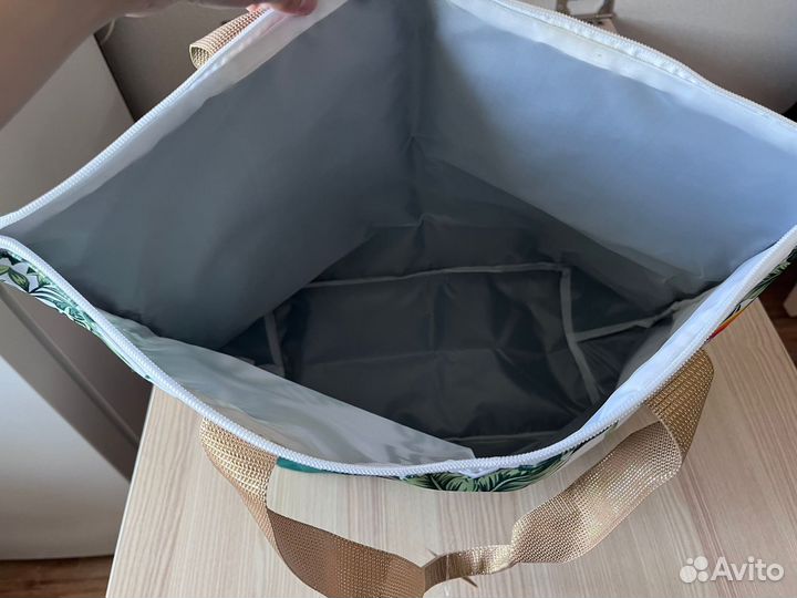 Сумка, косметичка, бутылочка, стакан