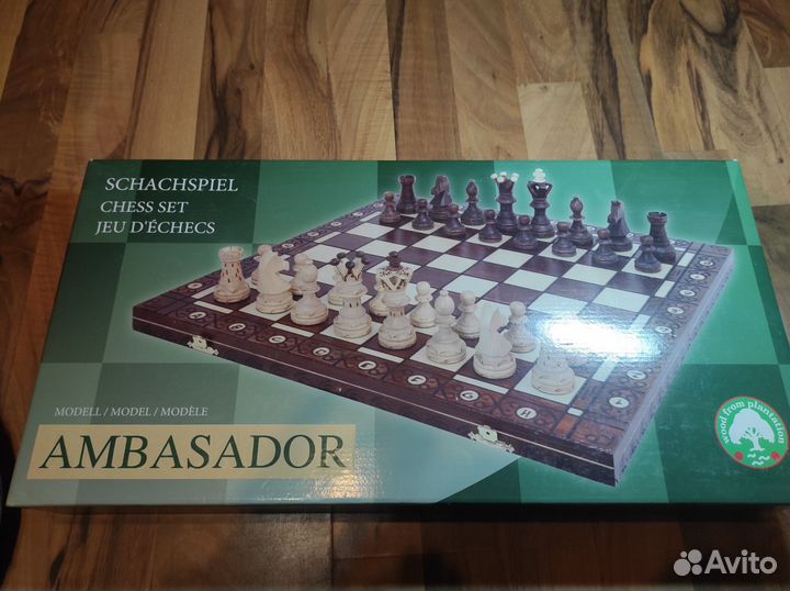 Шахматные доски и фигуры