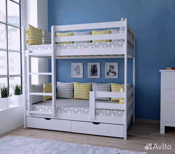 Кровать из массива двухъярусная