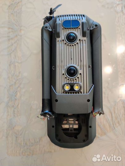 DJI Mavic 3 целиком и на запчасти