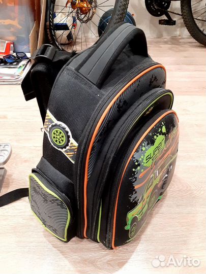 Рюкзак школьный