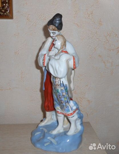 Фарфоровая статуэтка (Майская ночь ) зхк