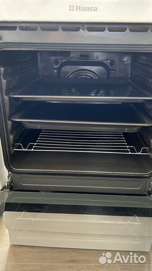 Электрическая плита с духовкой