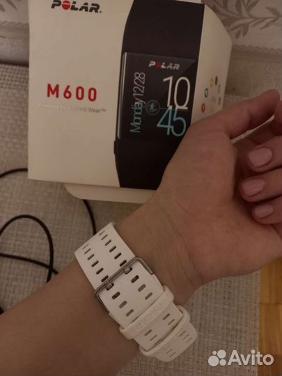 Спортивные часы Polar m600