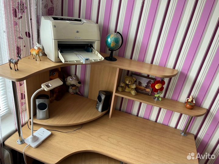 Продам угловой компьютерный стол