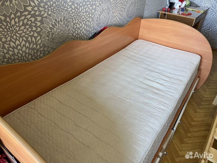 Детская кровать от 3 лет с матрасом бу