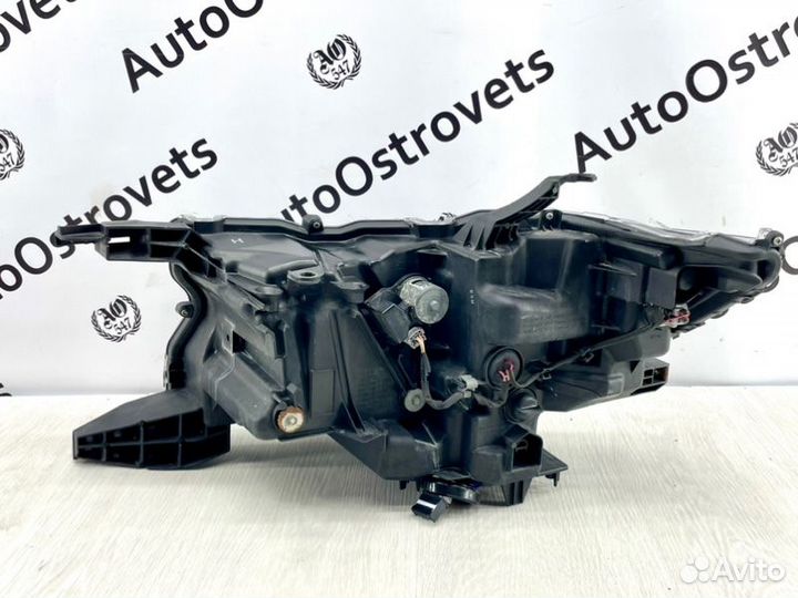 Фара передняя правая Toyota Prado 150 2.8D 2020