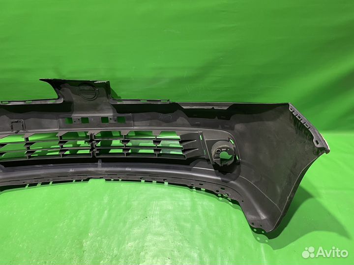 Бампер передний Nissan Tiida 2004-2007