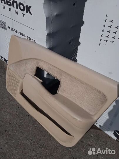 Дверная карта передняя правая Saturn SL